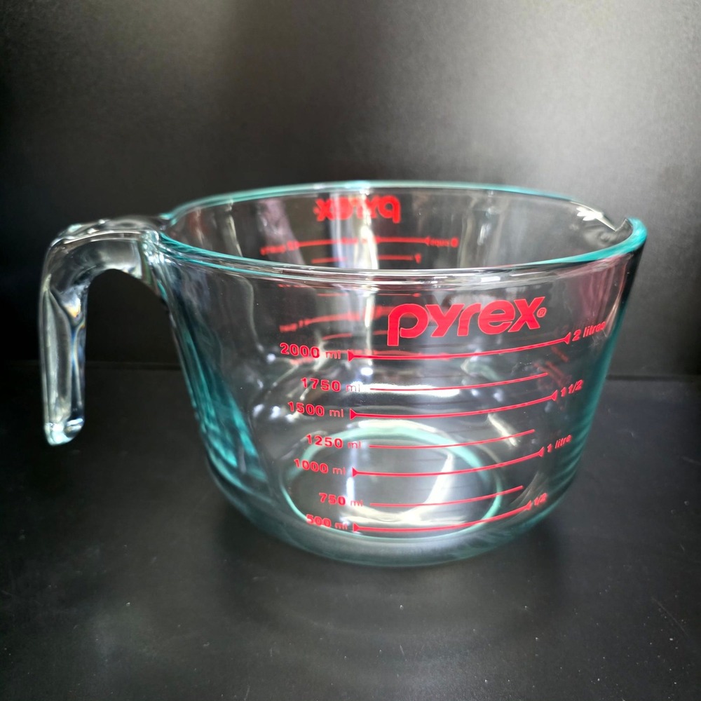 Pyrex Measuring Cup 8 Cup Clear Red Glass 2 Liter 64 oz Large Kitchenware Prep